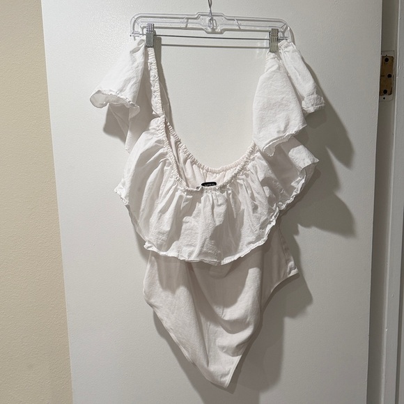 JustFab Ivory Ruffled Top - Picture 7 of 7